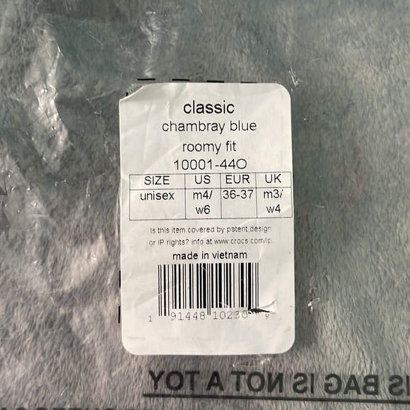 Classic Crocs - Picture 5 of 6